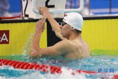组图：军运会男子800米自由泳中国选手季新杰获